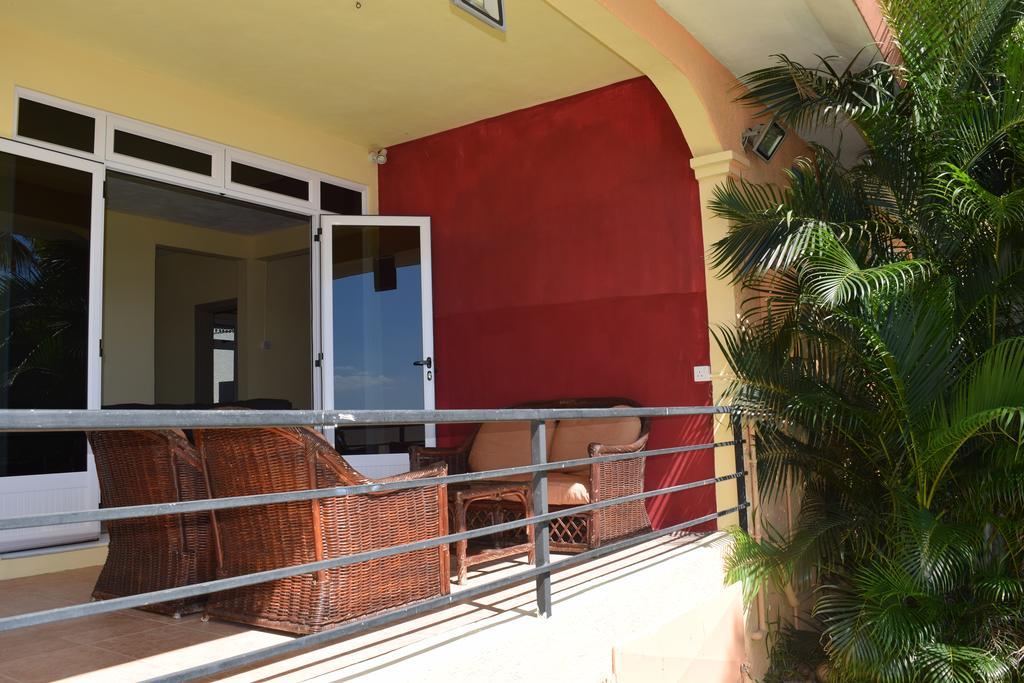 Baywatch Apartment La Gaulette Exteriör bild